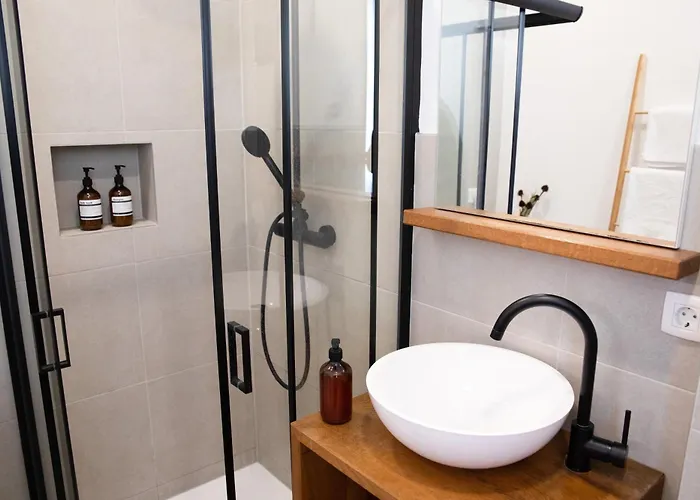 Cosy Castle Flat In Center - Free Parking *