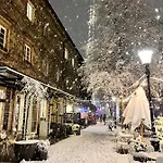 Cosy Castle Flat - Dressing - Free Parking *