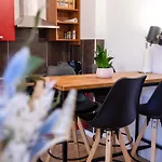 Apartment Cosy Castle Flat - Dressing - Free Parking *