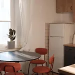 Cosy Castle Flat - Dressing - Free Parking