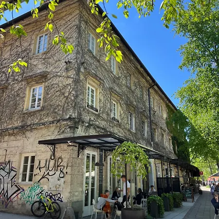 Cosy Castle Flat In Center - Free Parking Apartment *