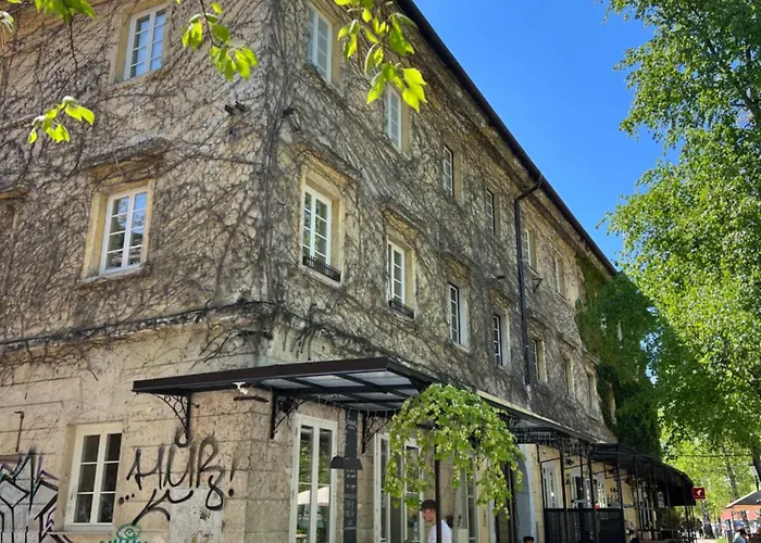 Cosy Castle Flat In Center - Free Parking Apartment *